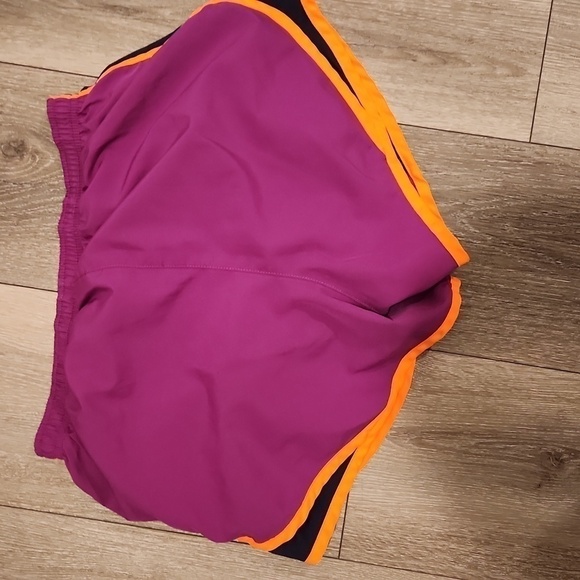 Nike Running Short - Picture 3 of 3